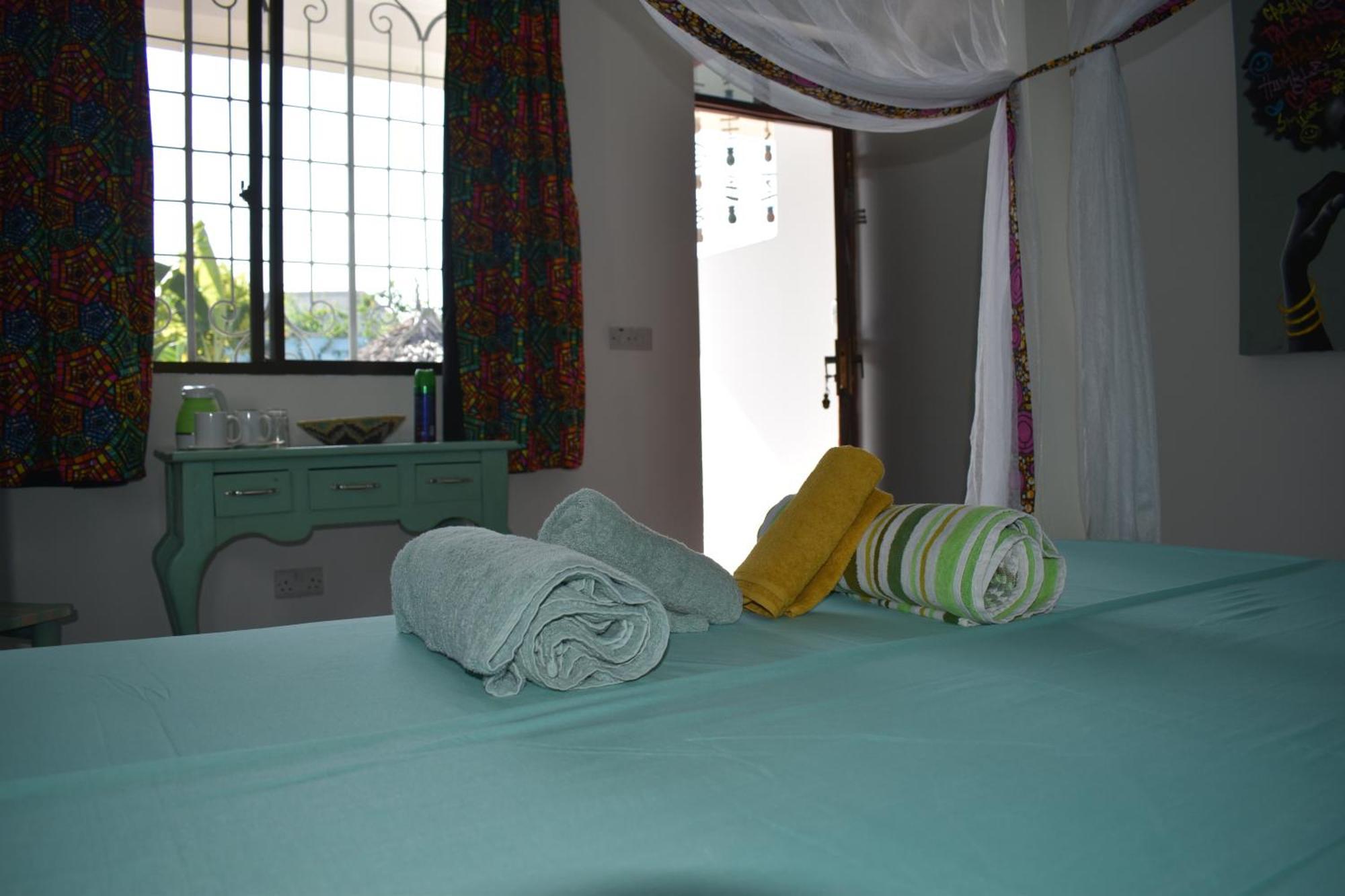Pineapple House Bed & Breakfast Nungwi Bagian luar foto